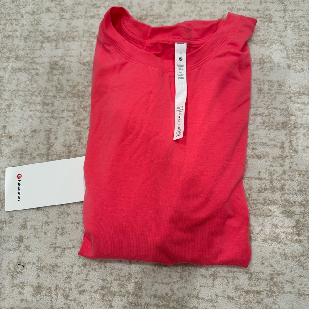 Pink lulu lemon t-shirt